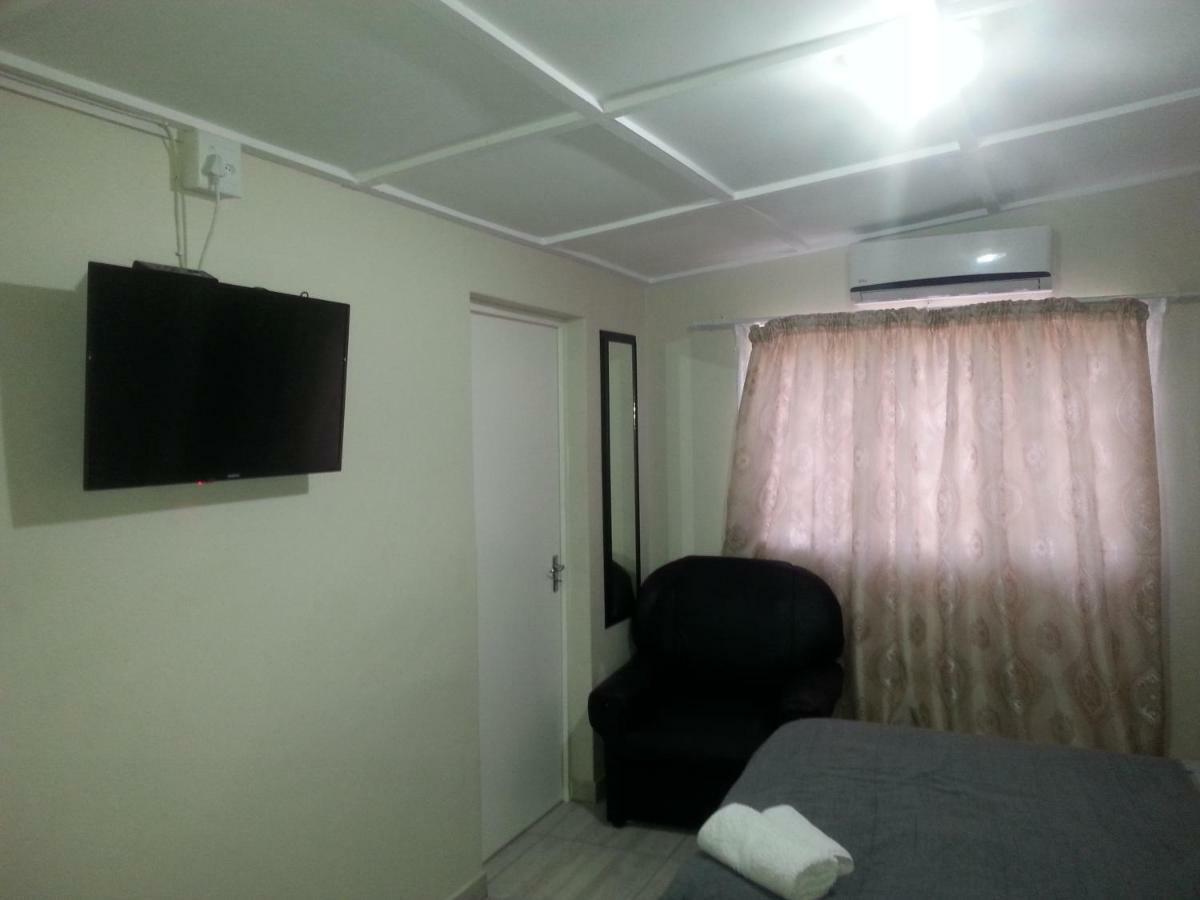 Zanevovo Hotel Scottburgh Bagian luar foto