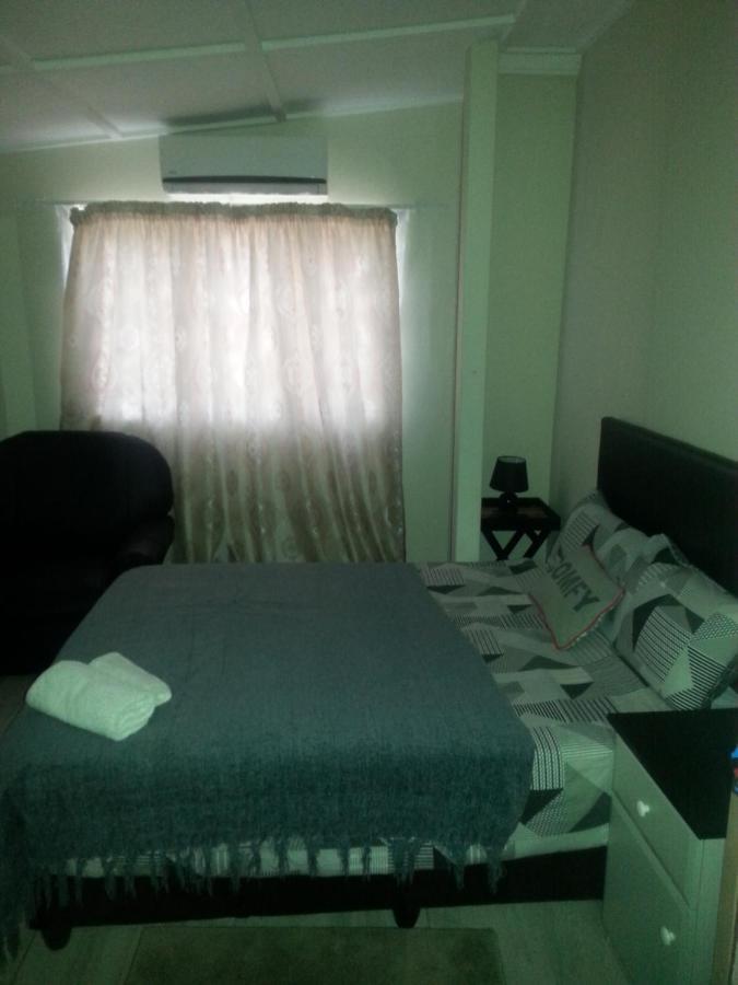 Zanevovo Hotel Scottburgh Bagian luar foto
